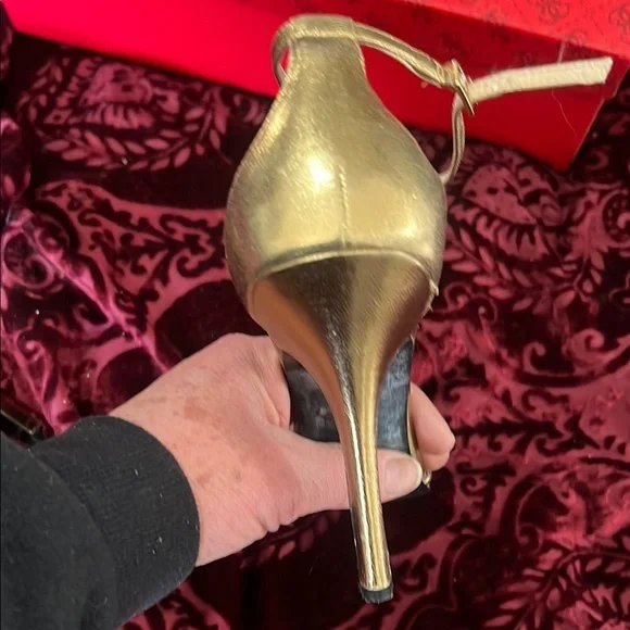 GUESS Gold Women's T-Strap Heels Vintage Y2K 8.5M - Picture 7 of 8